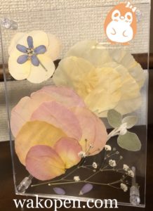 押し花で作られた花の絵